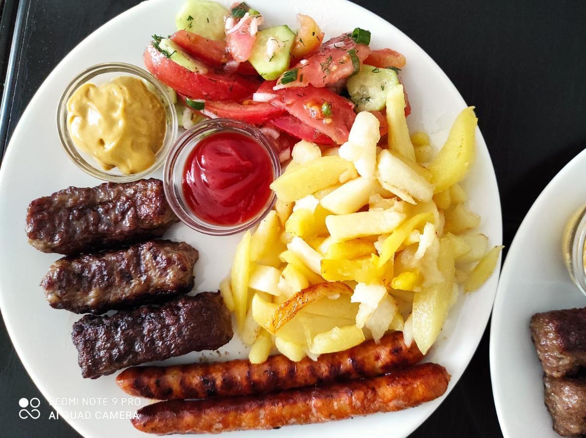 Pensiunea Viorica Fundu Moldovei Luaran gambar